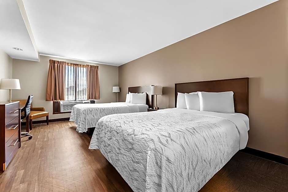 Red Roof Plus+ & Suites Malone