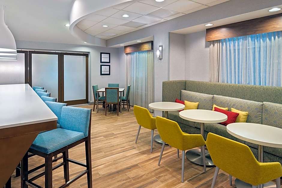Hampton Inn By Hilton Richmond-Colonial Heights