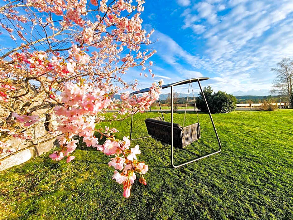 Hotel Auf der Gsteig GmbH