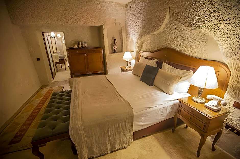 Artemis Cave Suites - Adults Only