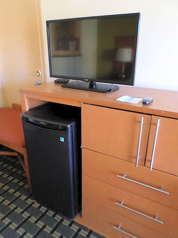 Days Inn & Conf Center by Wyndham Southern Pines Pinehurst