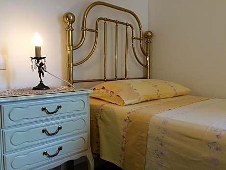 Twin Room with Shared Bathroom