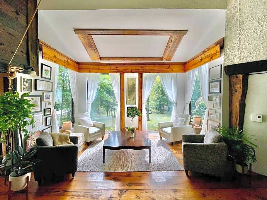 Nature Retreat w/ Sunroom Gazebo