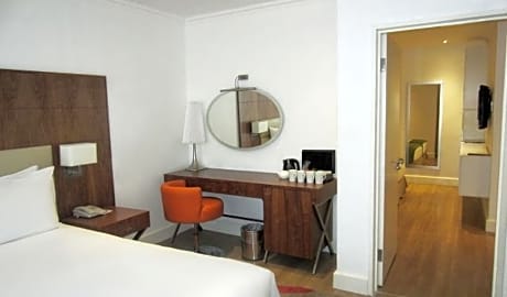 Executive Room 1 King Bed Non Smoking