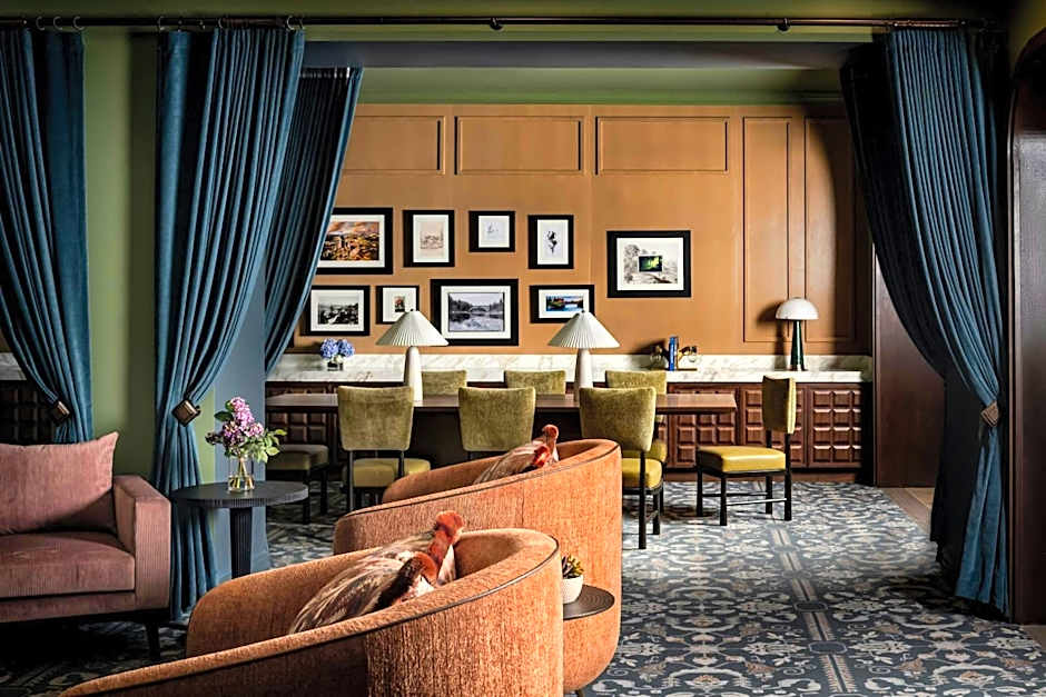 The Louie, A Davenport Hotel, Autograph Collection®