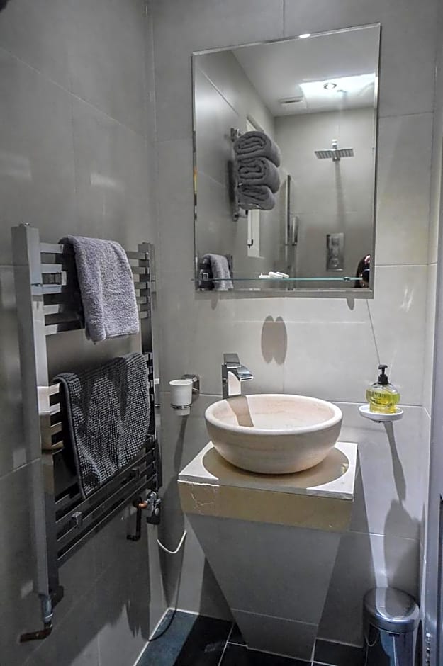 the kingsbury 7even 8ight