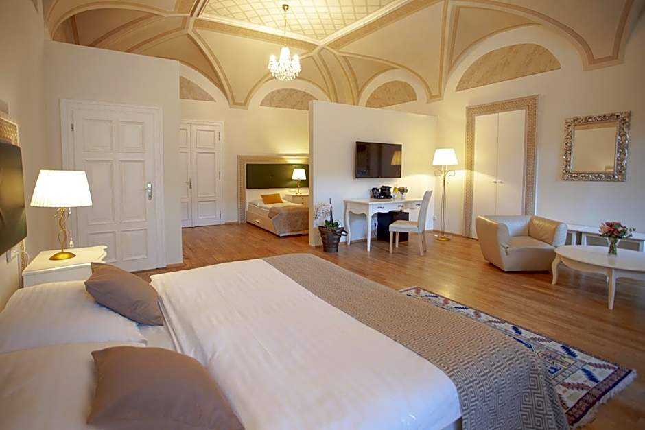 Little King Hotel U Malvaze