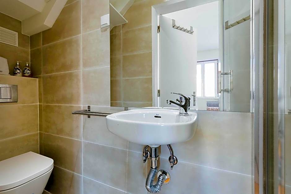 RENT4REST LISBON DOWNTOWN TINY STUDIO Apartments