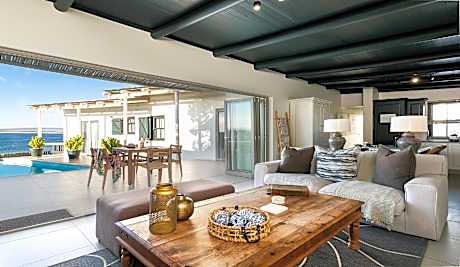 2-Bedroom Beach Villa with Pool 2