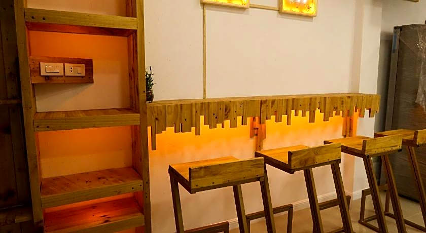 Baan URT Suratthani Airport Hotel