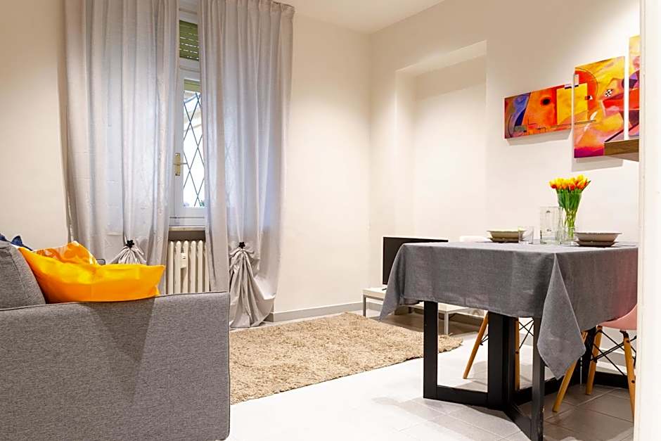 Bertola 17, centrale, stazione by HAPPYHOSTORINO