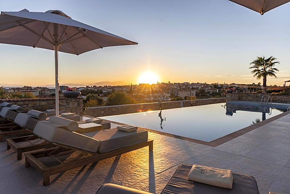 Akrolithos Luxury Suites & Spa