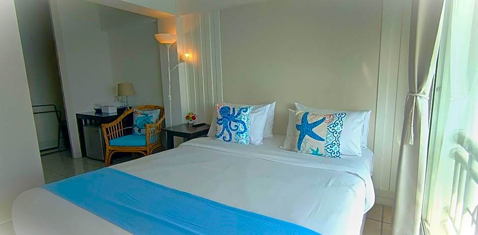 Baan Sattahip by the sea