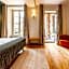 Logis Hotel De La Cote D'or