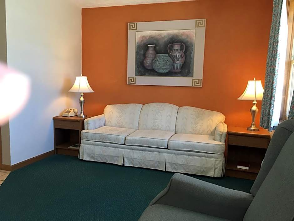 East Street Inn & Suites