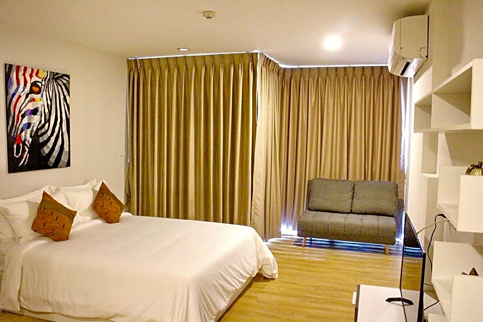 Ozone Condotel Kata Beach by Alpina