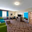 La Quinta Inn & Suites by Wyndham Midland North