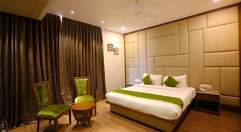 Hotel Maple Grand