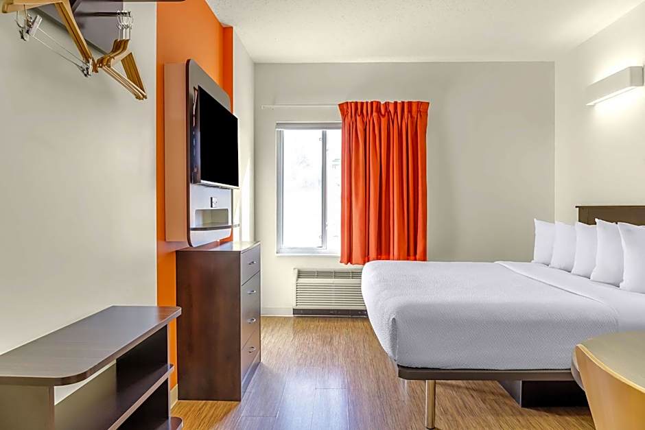 Motel 6-Swift Current, SK