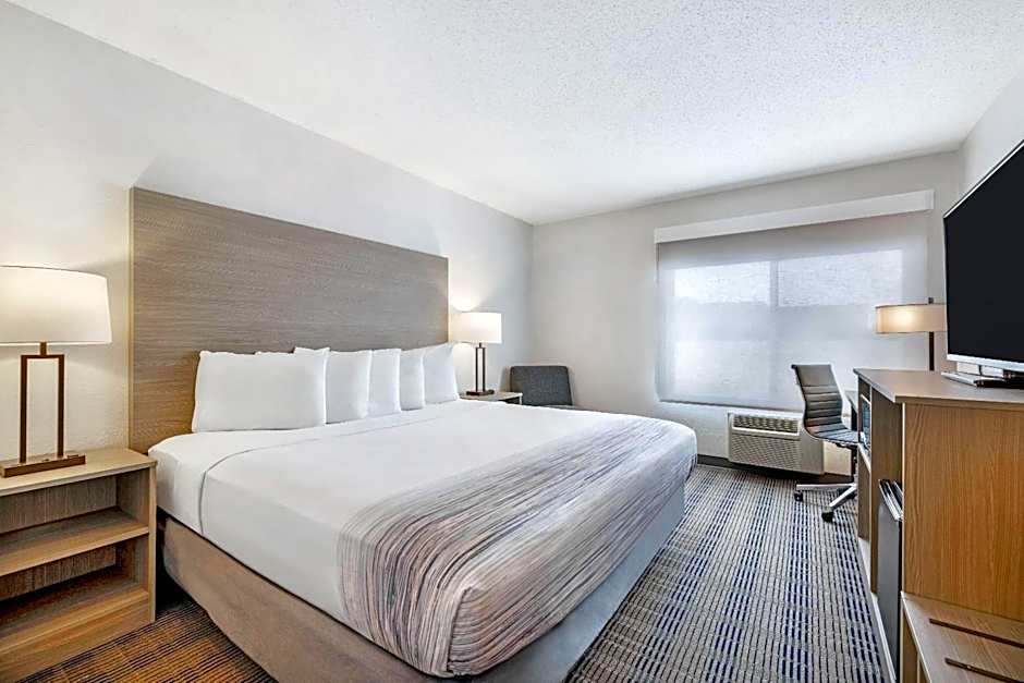 Photo 1 of 10 of 1 King Bed