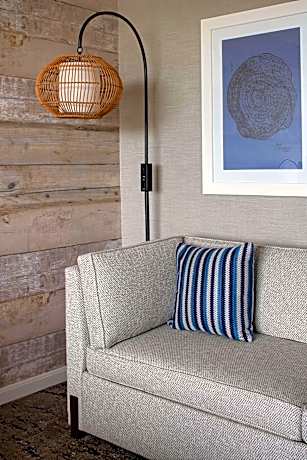 1 King Bed Ocean View