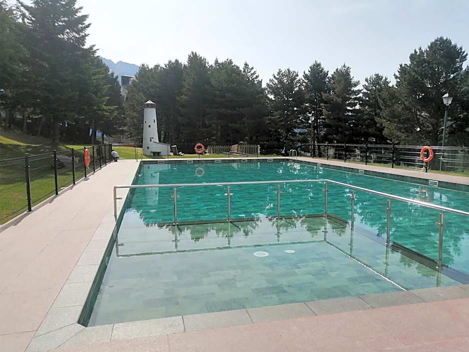 Apartamentos Midi 3000