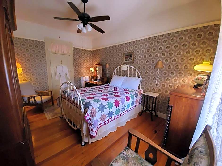 American River Inn