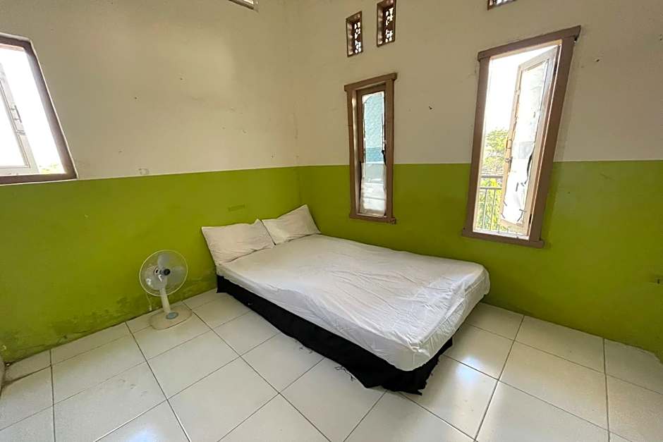 OYO Life 93075 Nova Jaya 2 Homestay Syariah