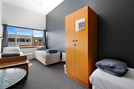 Single Bed in Mixed Dormitory Room