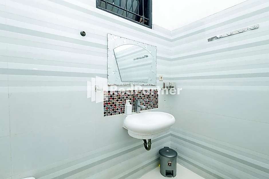 Boss Residence Serang Mitra RedDoorz