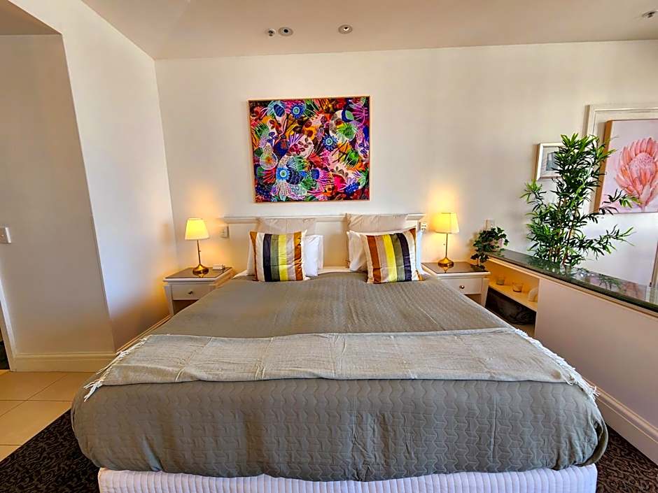 Deluxe Private Apartment and Studio - Ocean Views