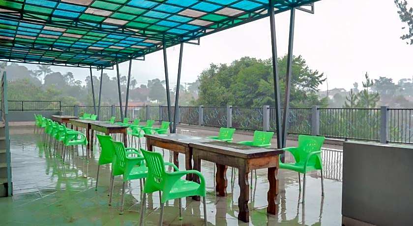 Bumi Ciboled Mitra RedDoorz near Gerbang Tol Pamulihan