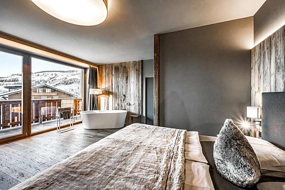 ALMMONTE SENSUM SUITES - Funky Living Hotel