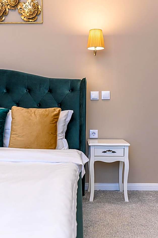 Dallure Boutique - Central, Self Check In