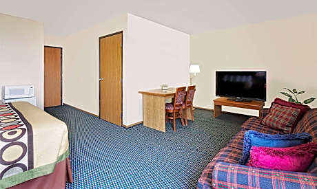 1 King Bed Suite Non-Smoking
