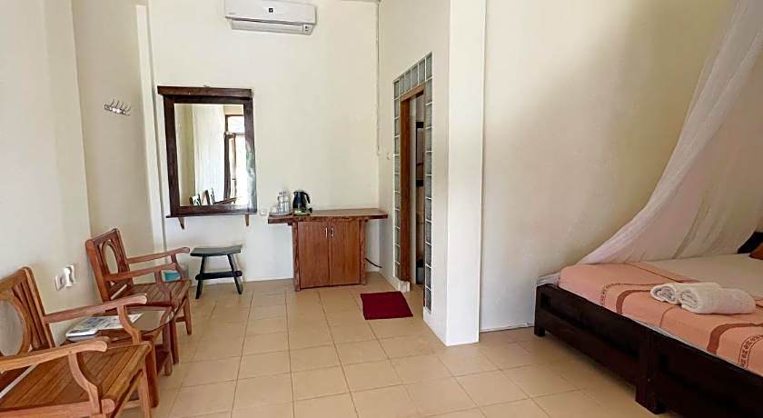 Arys Lagoon Bungalow & Hotel