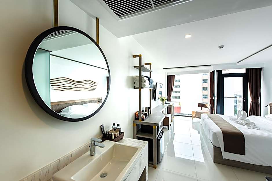 Blackwoods Hotel Pattaya - SHA Extra Plus