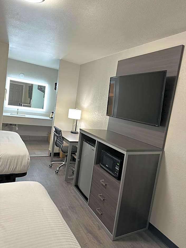 Sleepy Traveler Motel