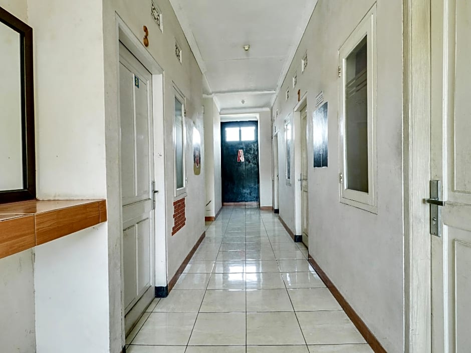 SPOT ON 91135 Hanami Syariah