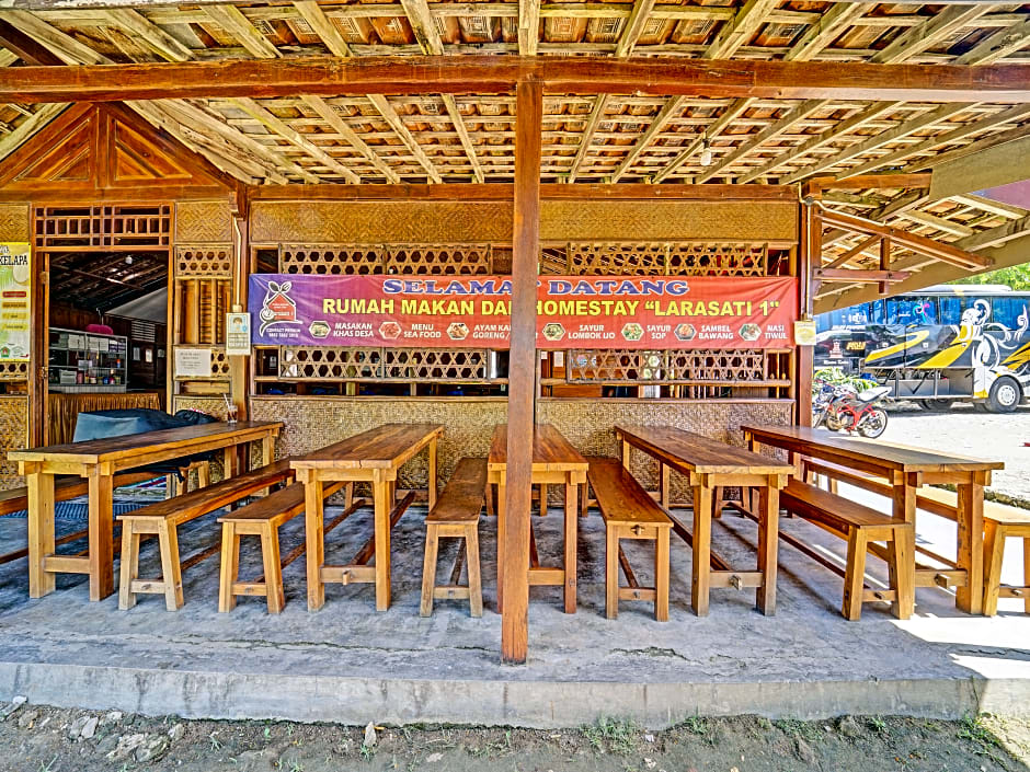Oyo 91201 Larasati Homestay Pantai Klayar