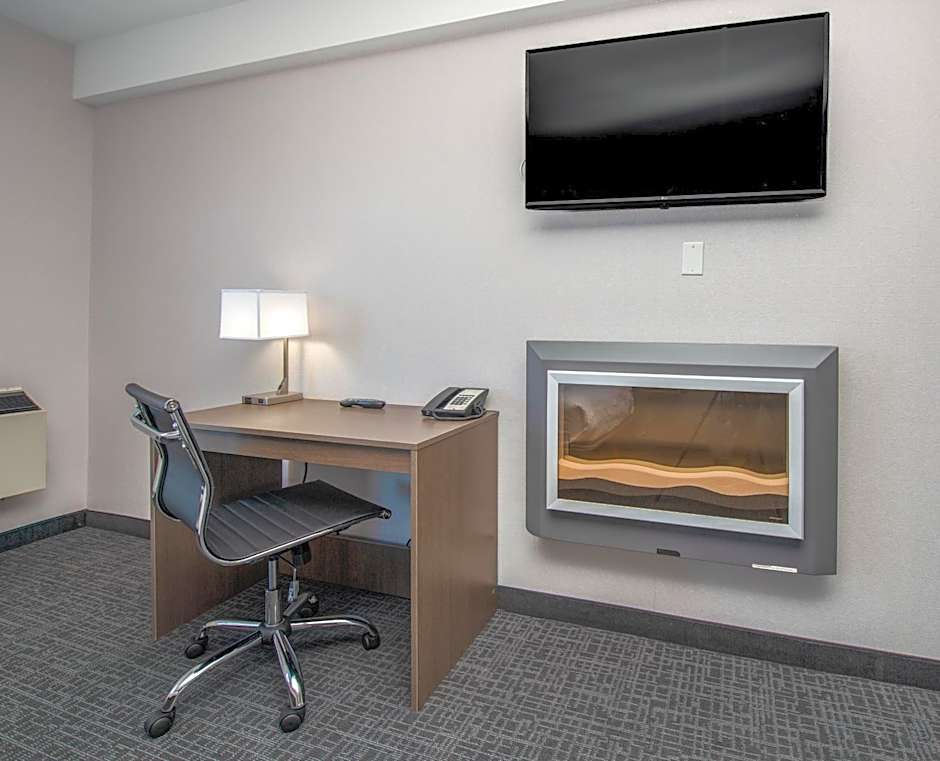Coast Lethbridge Hotel & Conference Centre