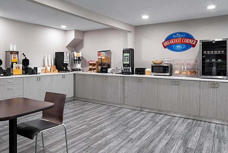 Baymont by Wyndham Davenport