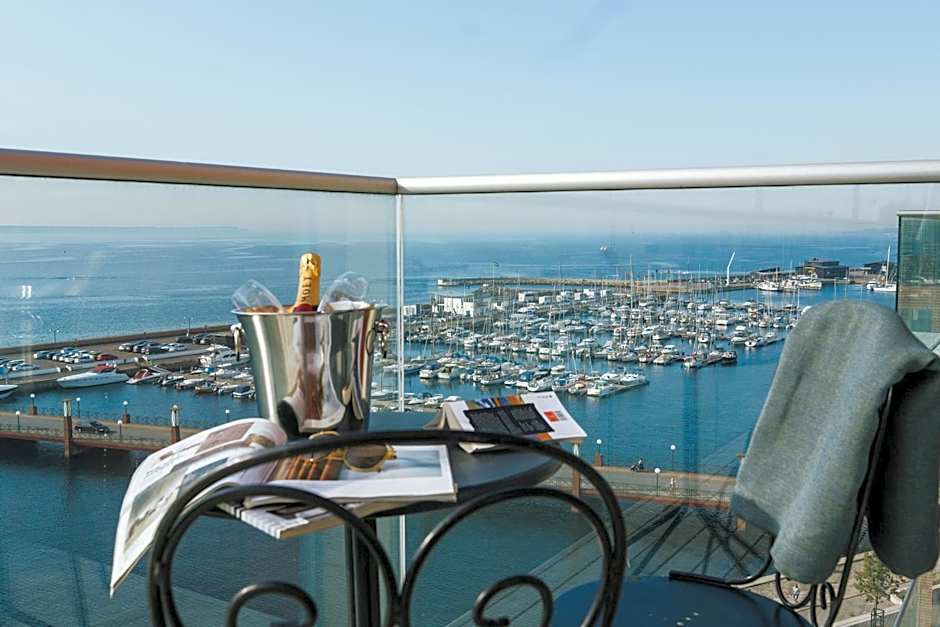 Clarion Hotel Sea U