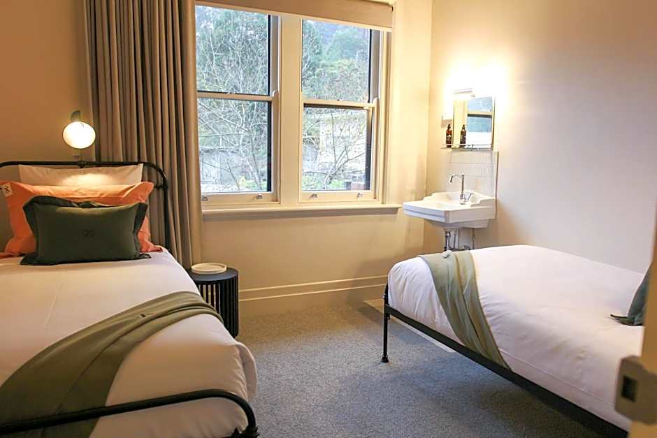 Alpine Hotel, Eat Drink Sleep