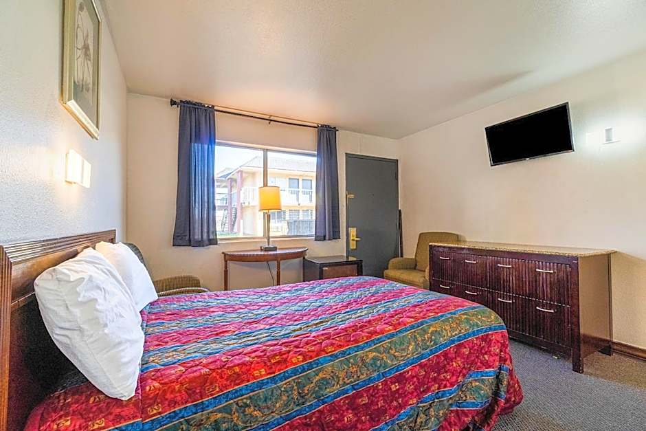 Castle Inn & Suites By OYO Chickasha