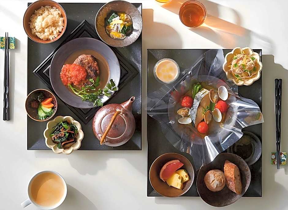 Quintessa Hotel Tokyo Haneda Comic and Books