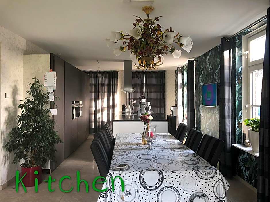 B&B nancy in holland met eigen badkamer , Jacuzzi niet inclusief , independent bathroom jacuzzi not included