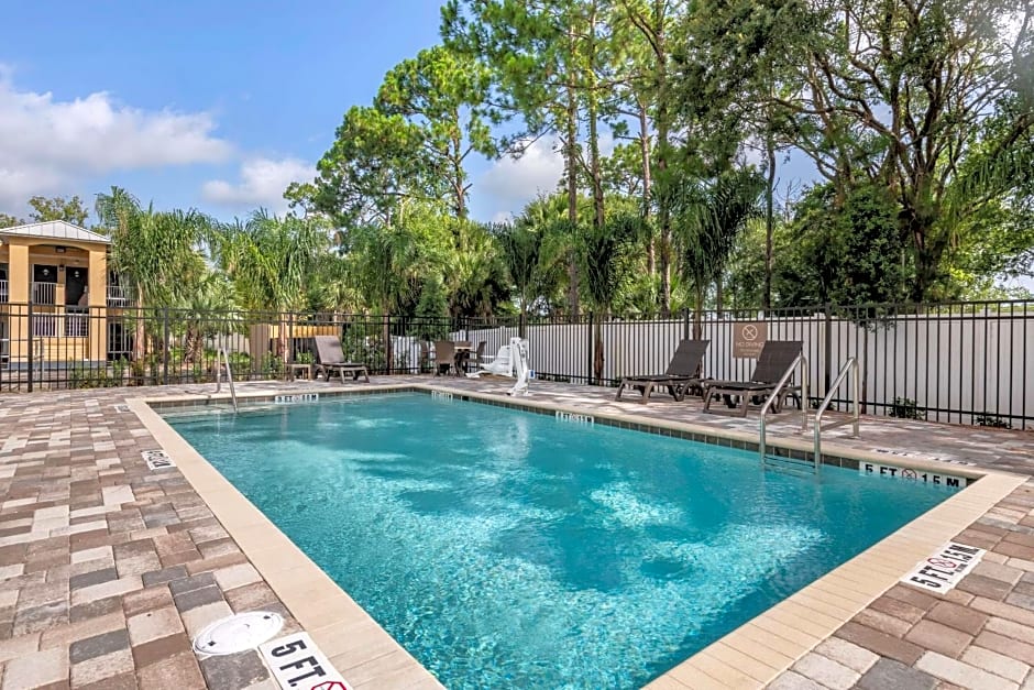 Comfort Suites Daytona Beach-Speedway
