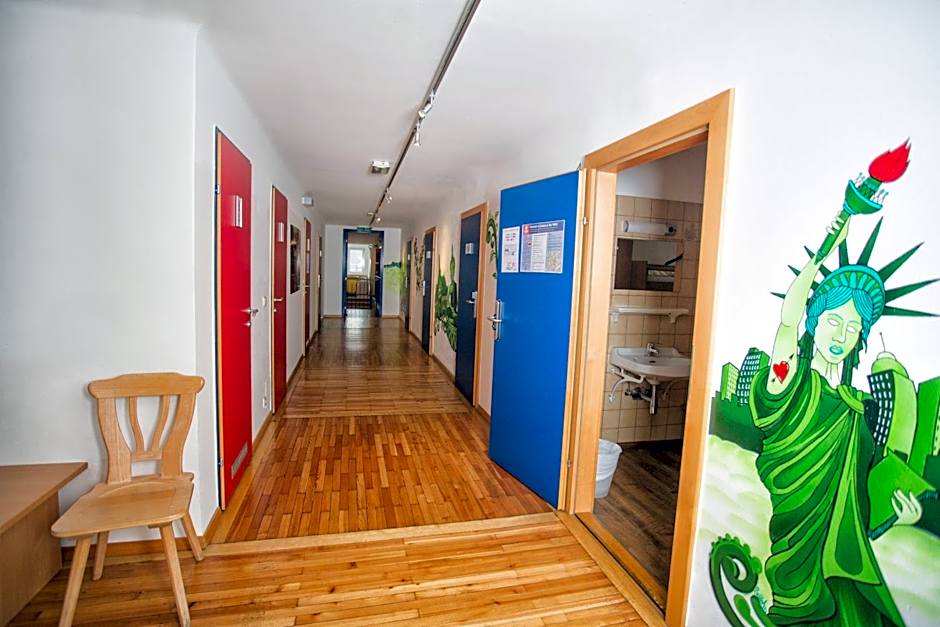 YoHo - International Youth Hostel