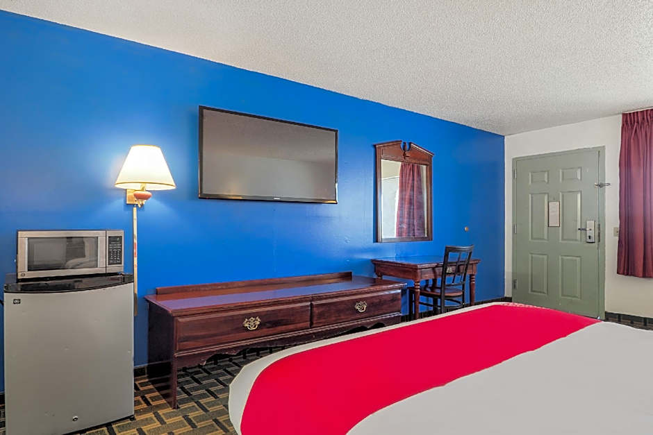 Lonestar Inn & Suites, Erick OK - Hwy 40 BY OYO